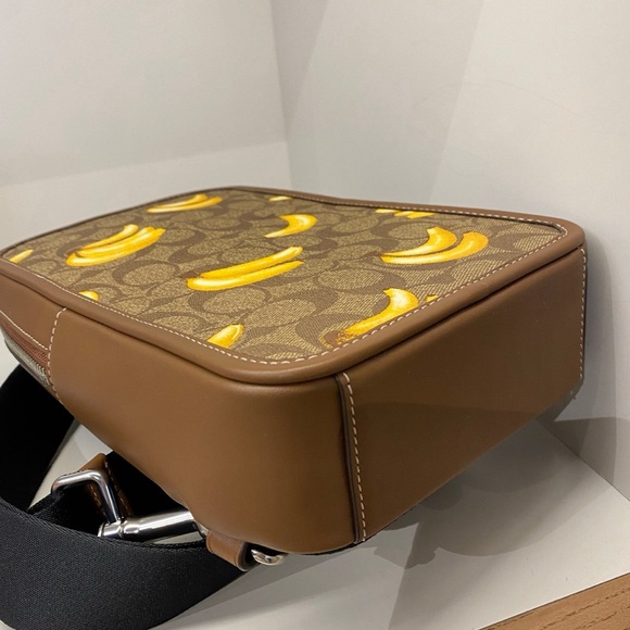 Coach Sullivan Pack In Signature Canvas With Banana Print cr295 - Picture 9 of 9